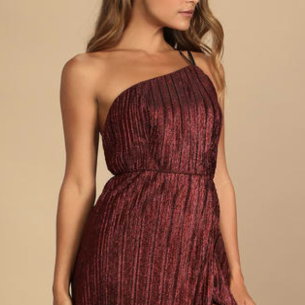 Lulu's Shiny Red Pleated One-Shoulder Maxi Dress